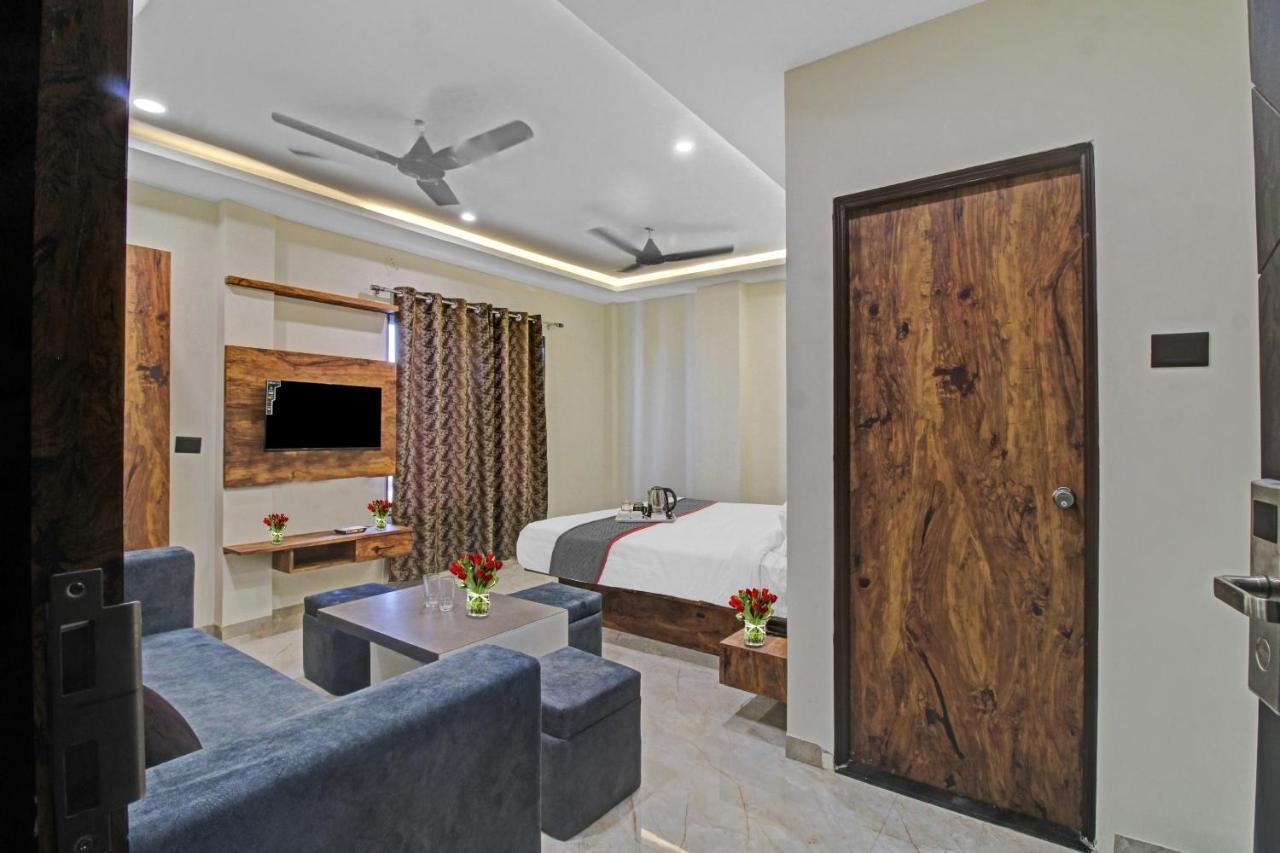 Townhouse Md Star Hotel Нагпур Екстериор снимка