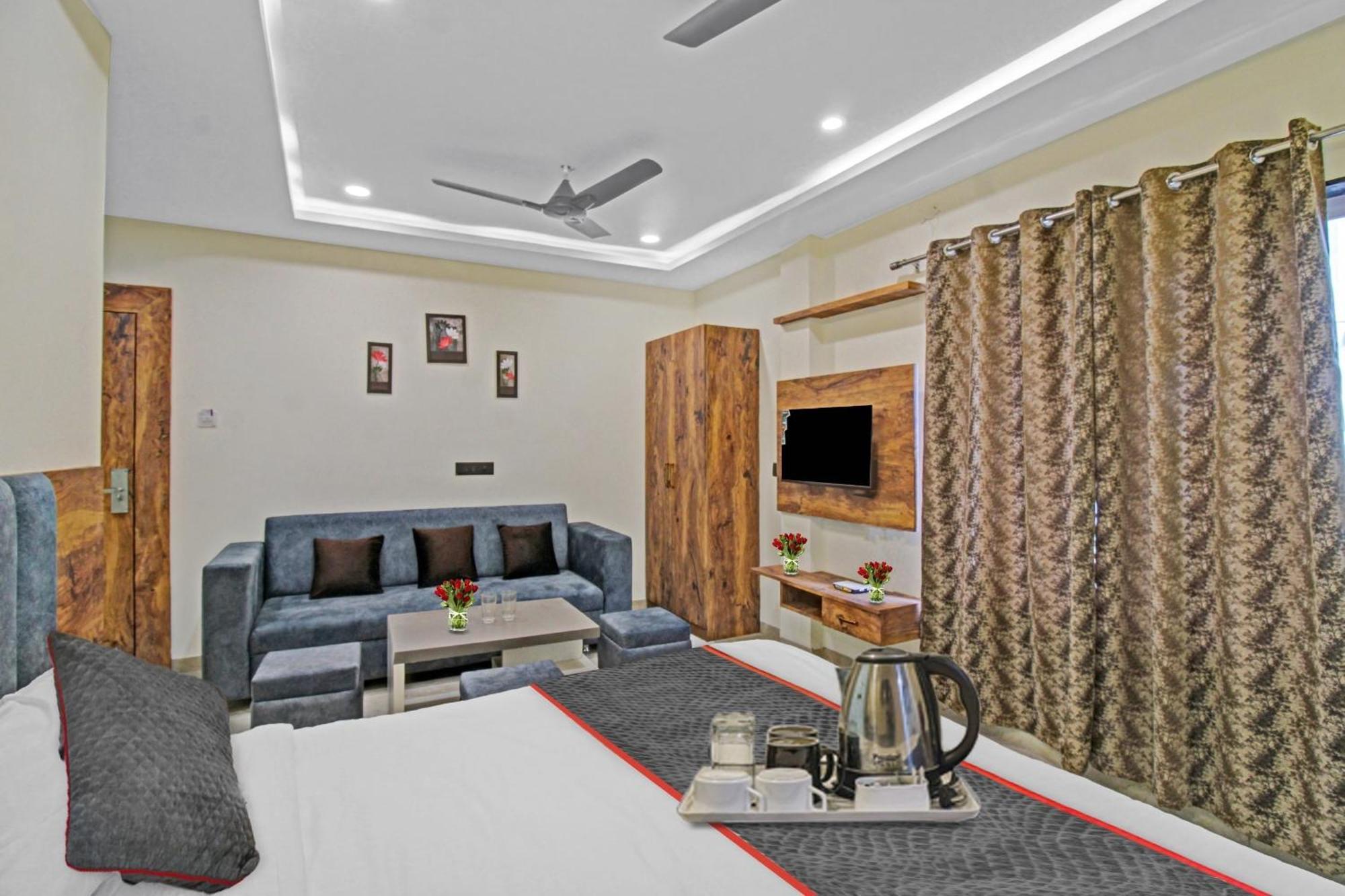 Townhouse Md Star Hotel Нагпур Екстериор снимка