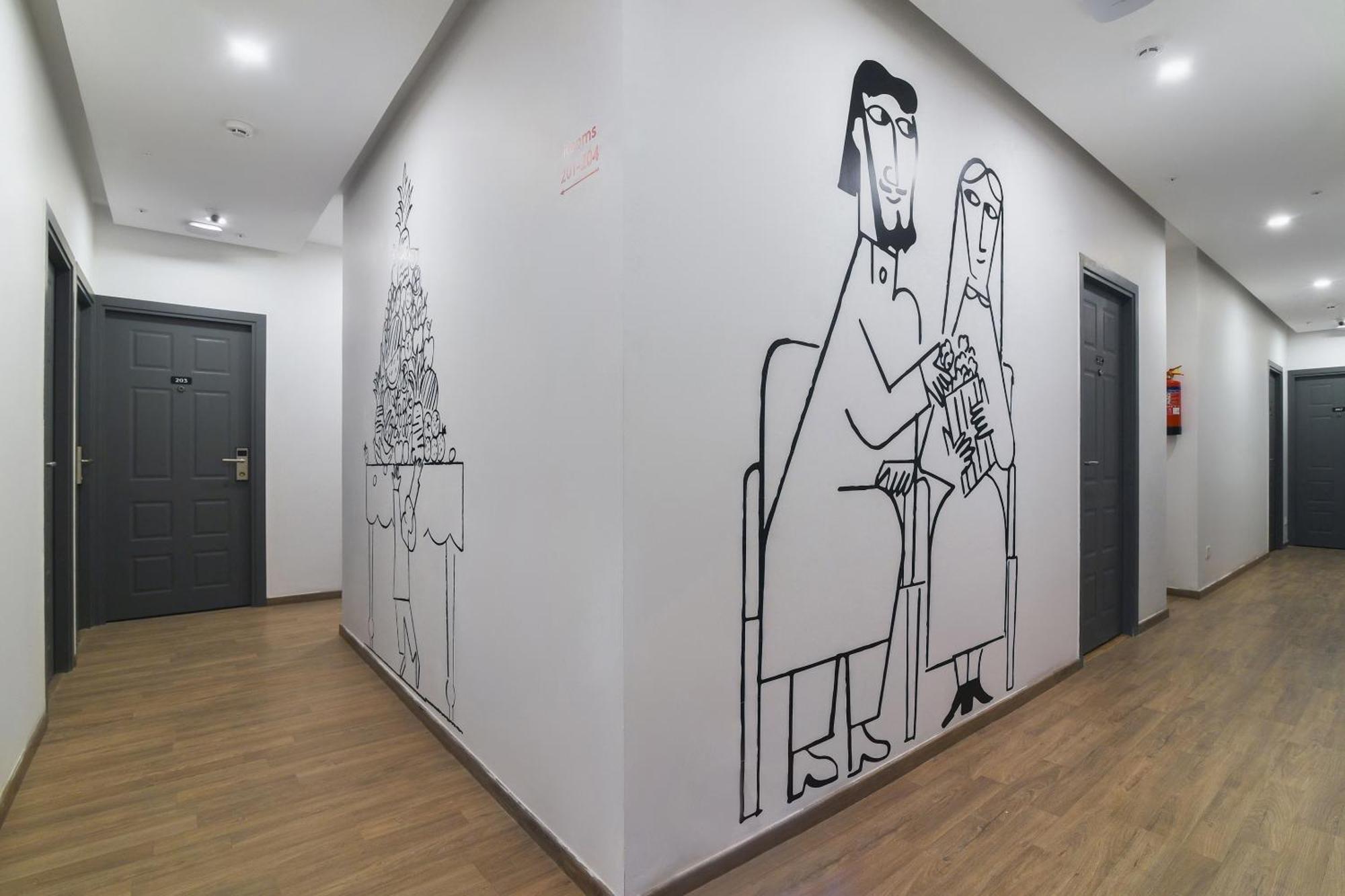 Townhouse Md Star Hotel Нагпур Екстериор снимка