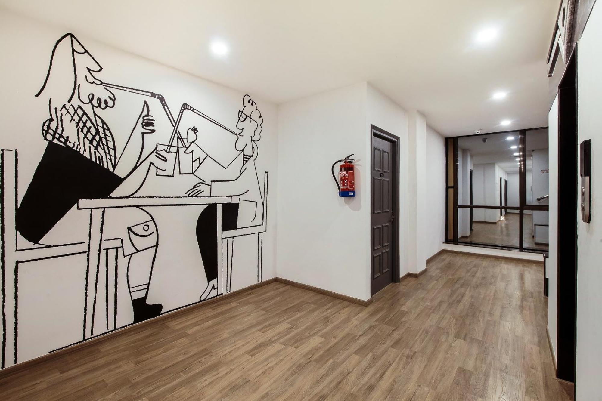 Townhouse Md Star Hotel Нагпур Екстериор снимка