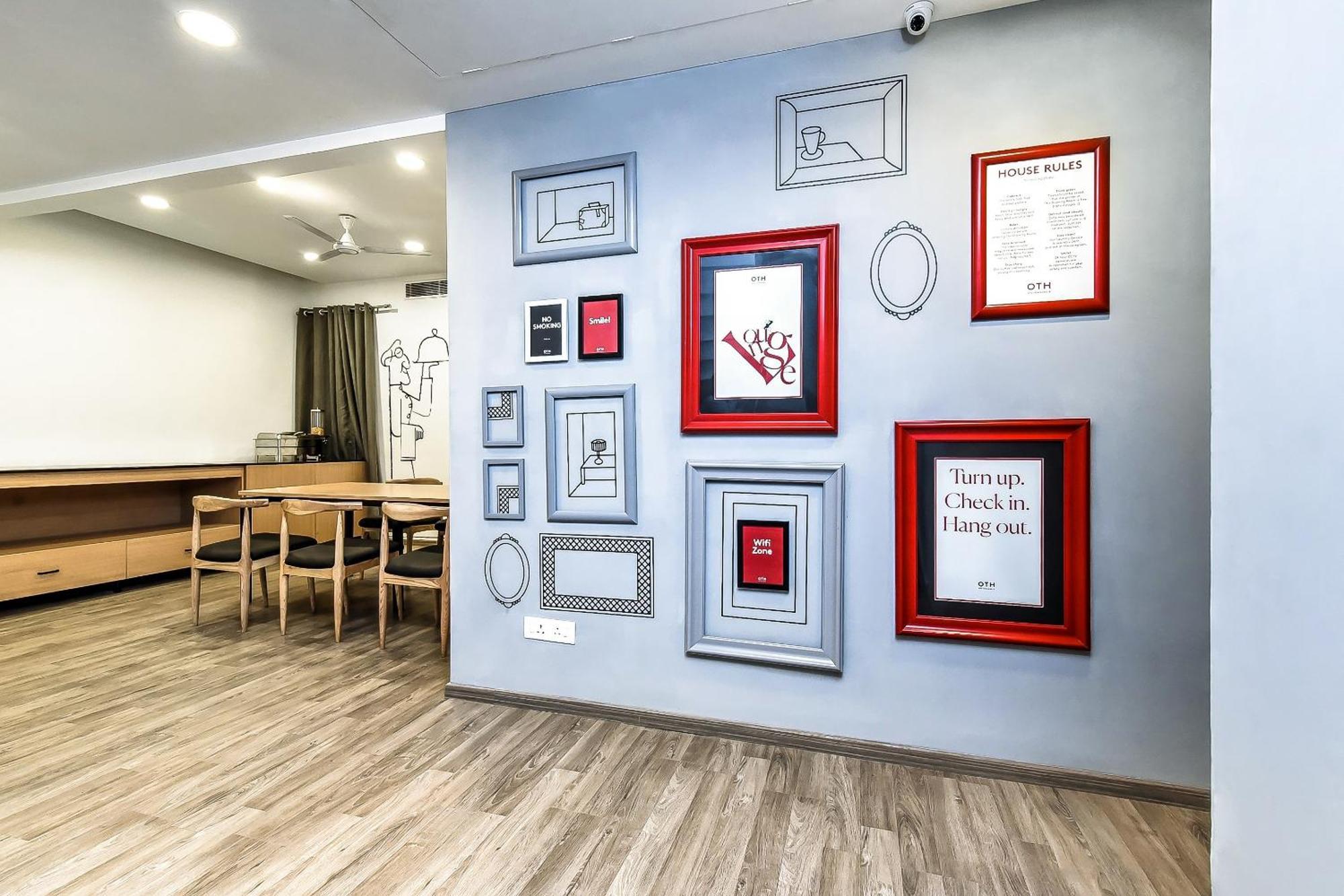 Townhouse Md Star Hotel Нагпур Екстериор снимка
